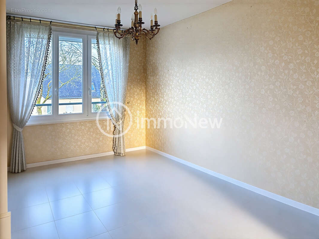 Appartement 60 m2 a renover 4 eme etage avec cave supplementaire - photo 3