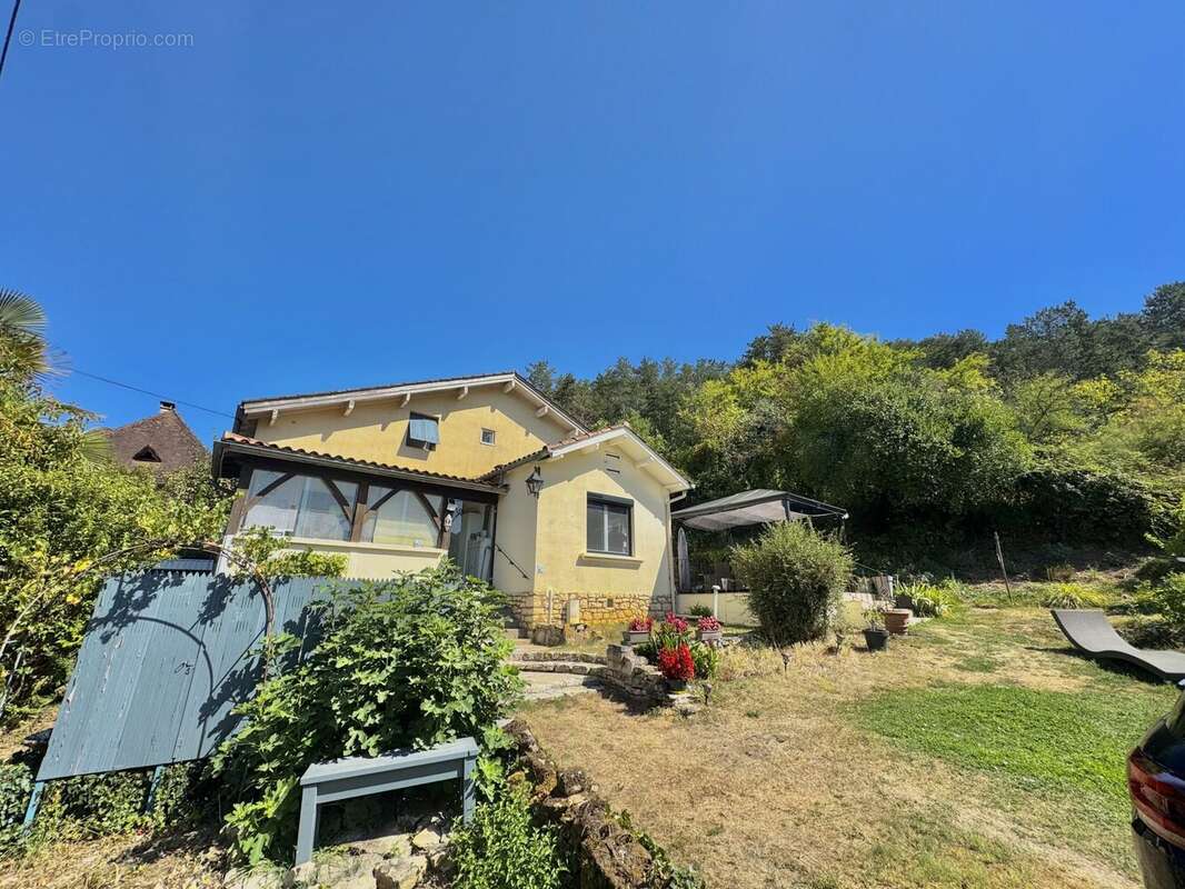 Maison à BEYNAC-ET-CAZENAC