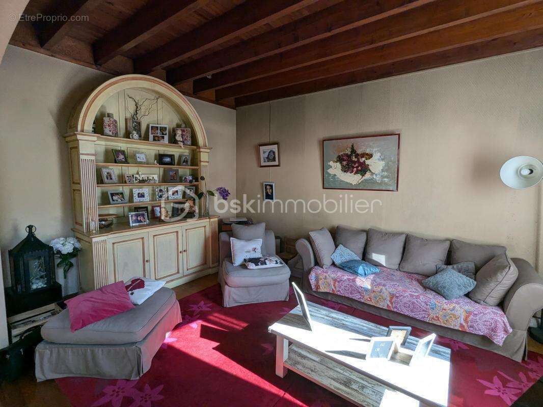 Maison à SAINT-SULPICE-DE-FALEYRENS