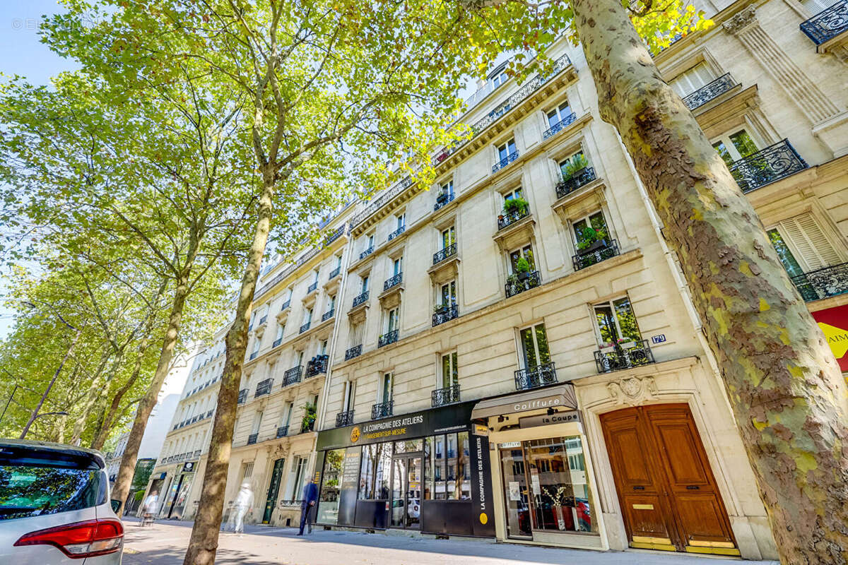 Appartement à PARIS-14E