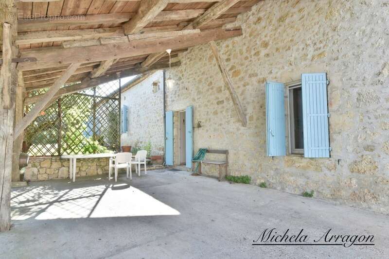 Maison en pierre de caractère avec dépendances et grange – Saint-Antoine-de-Ficalba (47) - photo 2