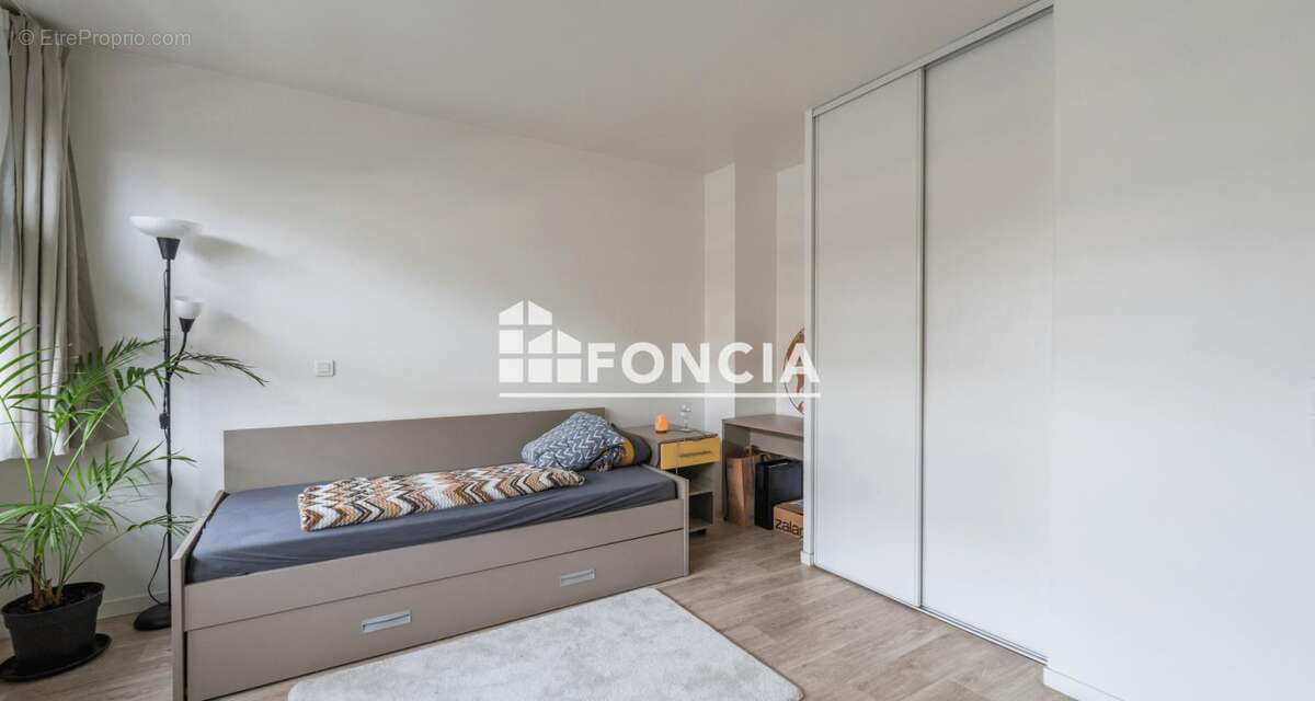 Appartement à PARIS-19E