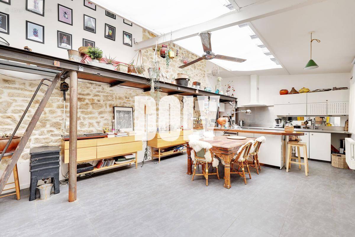 Appartement à PARIS-11E