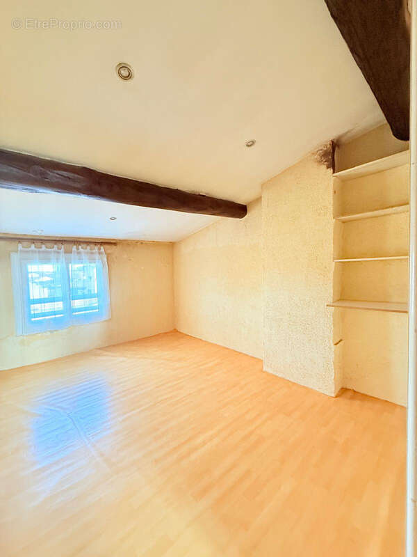 Maison à SAINT-ESTEVE