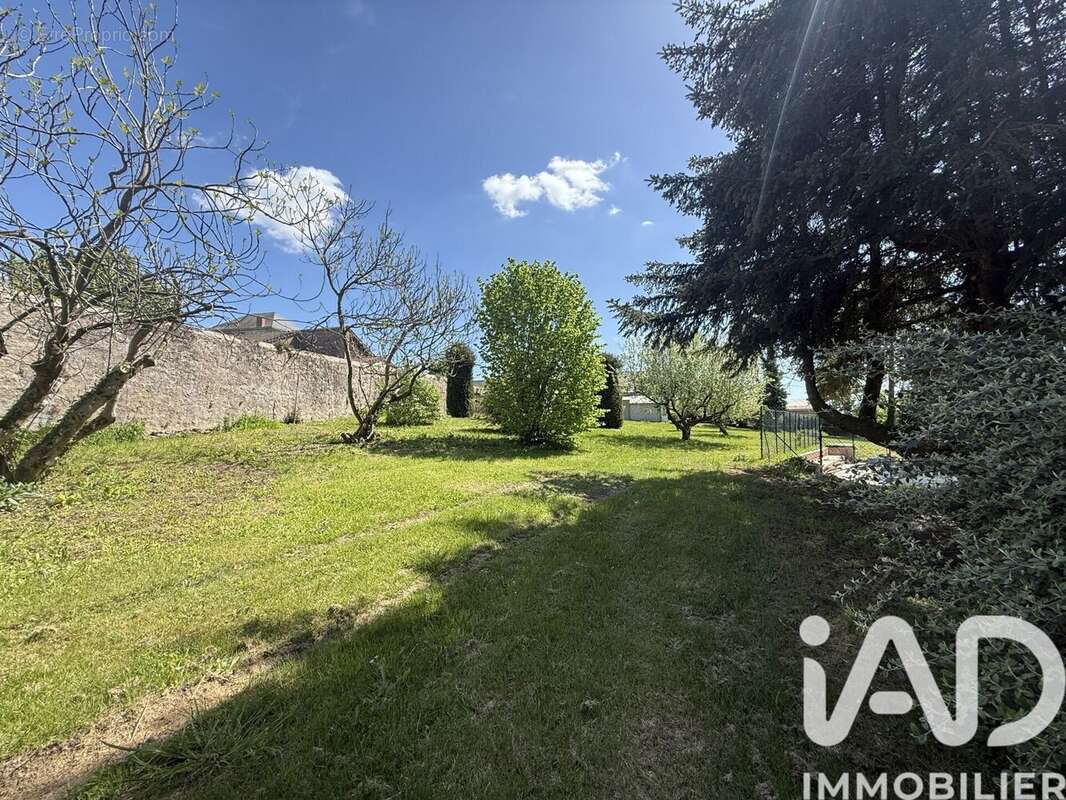 Maison 137 m² à Neuvy-Grandchamp  - photo 7