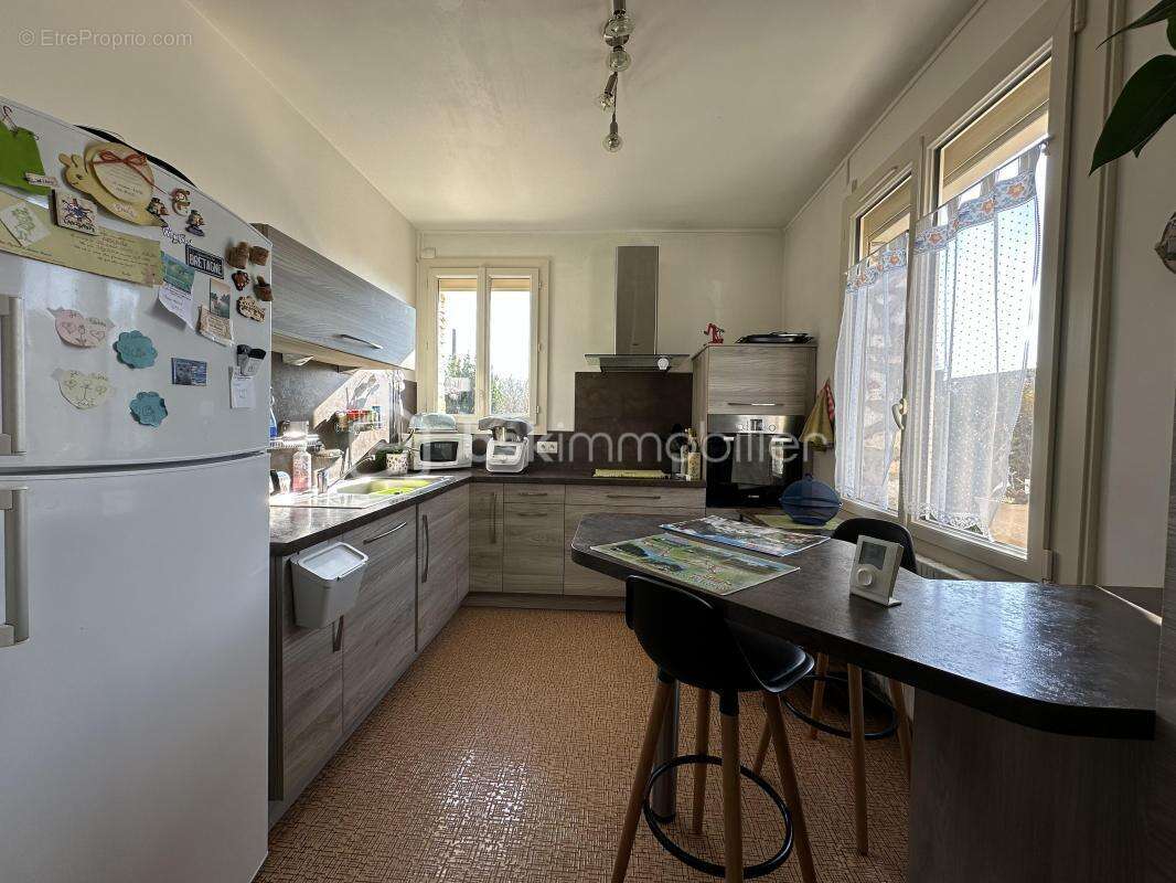 Maison familiale 122 m² – 6 pièces – Grand garage – Proche commodités - photo 3