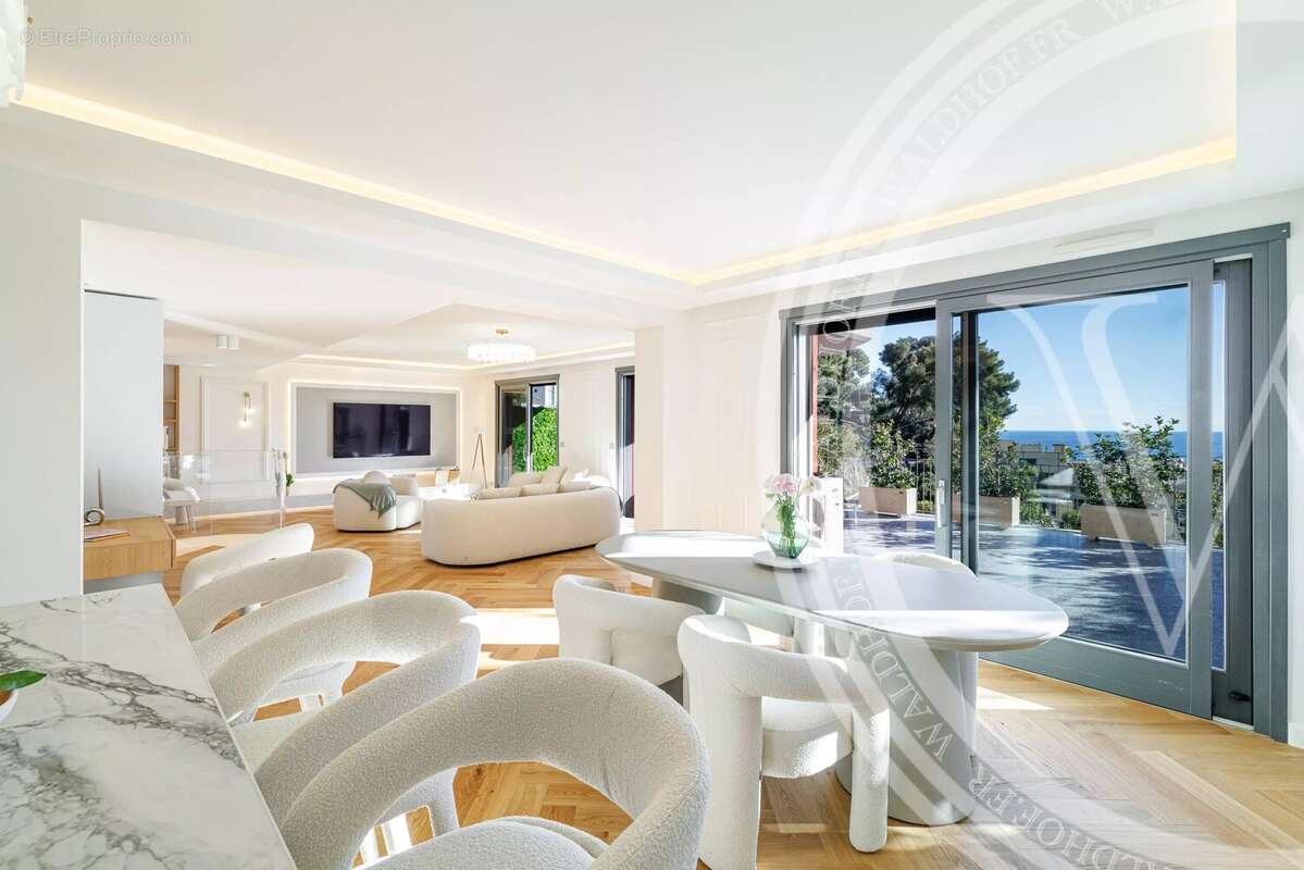 Duplex clé en main récemment rénové avec vue mer panoramique à Roquebrune-Cap-Martin - photo 2