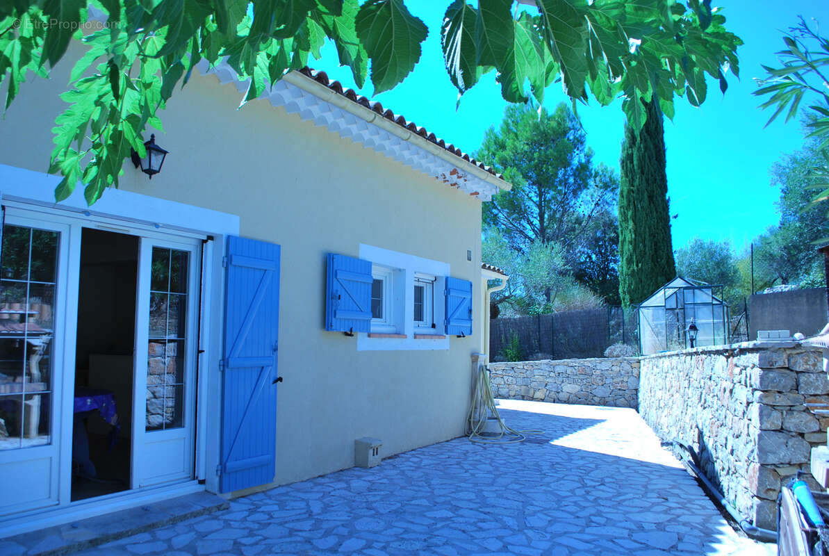 Maison à VILLECROZE