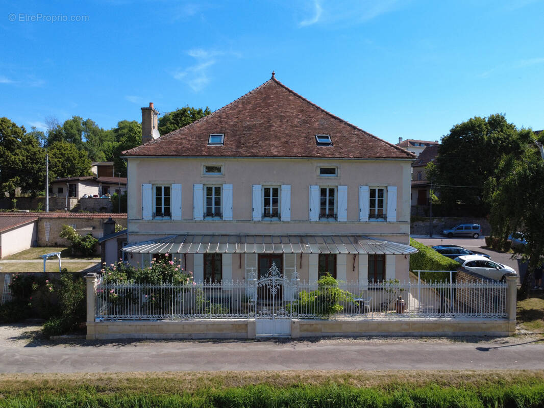 Maison à MONTBARD