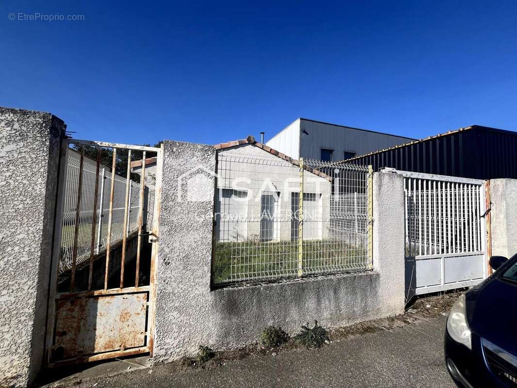 Photo 8 - Commerce à LA SALVETAT-SAINT-GILLES