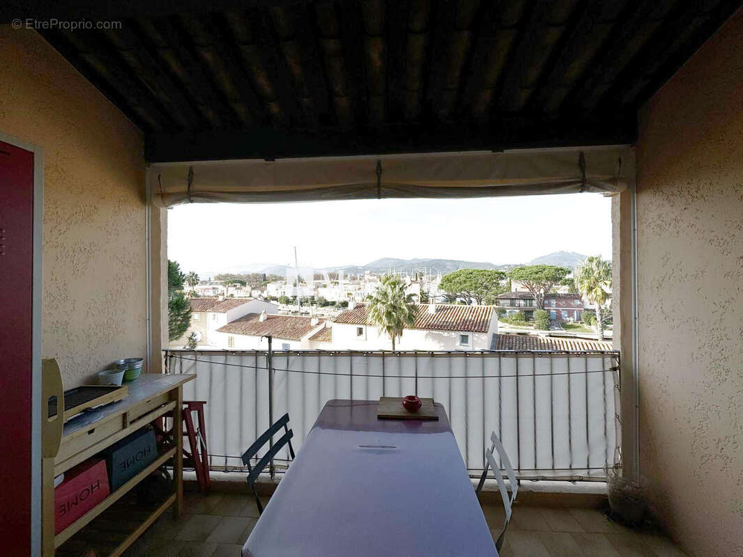 Appartement à COGOLIN