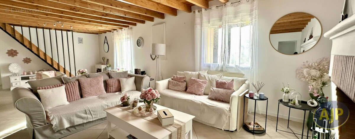 Maison à NOAILLAN
