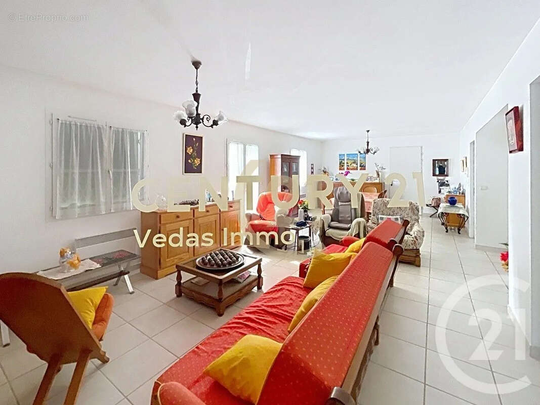 Maison à SAINT-JEAN-DE-VEDAS