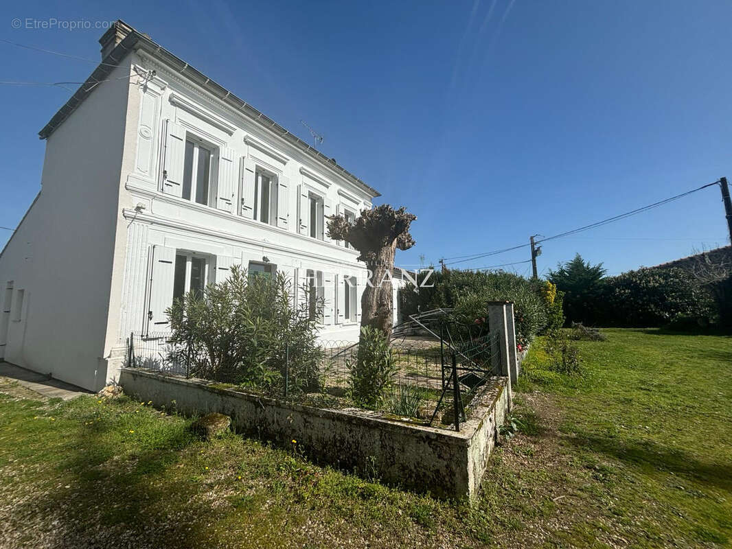 Maison à SABLONS