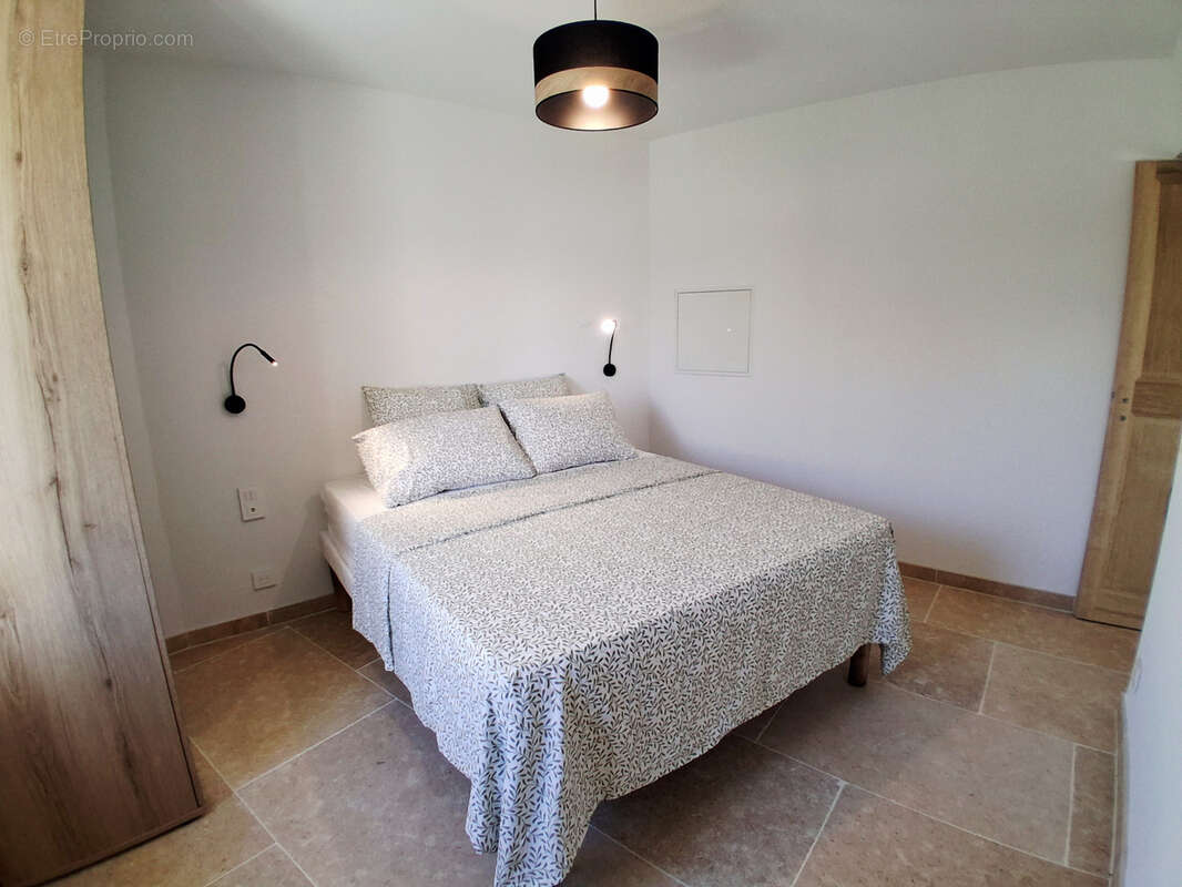 Maison à GORDES