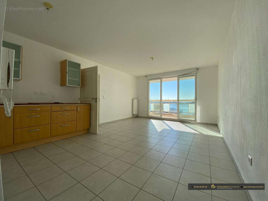 Appartement à PORT-SAINT-LOUIS-DU-RHONE