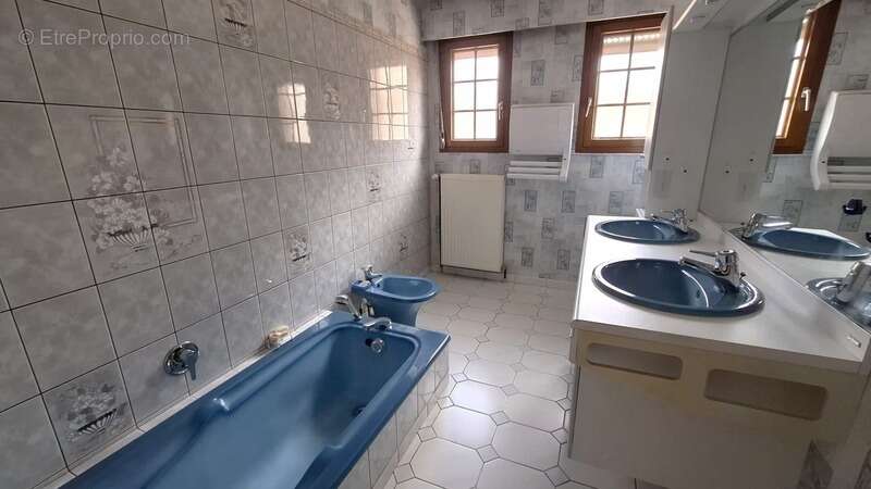 Maison à SAINT-QUENTIN