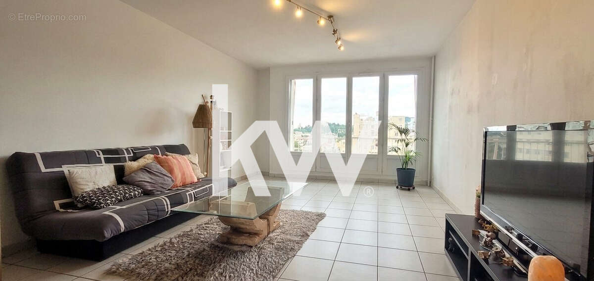 Appartement à SAINT-ETIENNE
