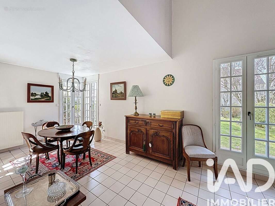 Photo 3 - Maison à SAINT-REMY-LES-CHEVREUSE