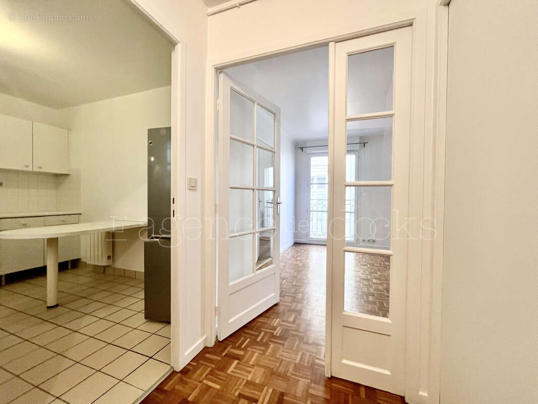 Bordeaux hyper centre - rare appartement t3 + poss. place de stationnement - photo 6