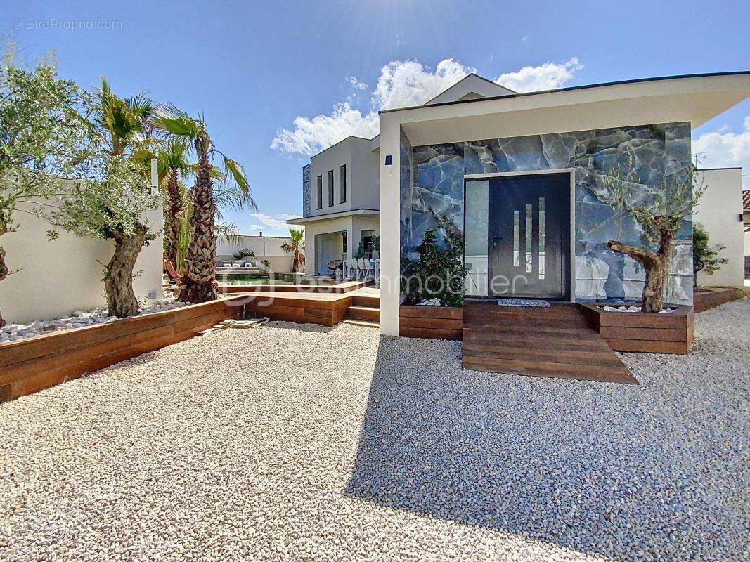 Villa contemporaine - grau d agde - piscine chauffee  et garage - - photo 13