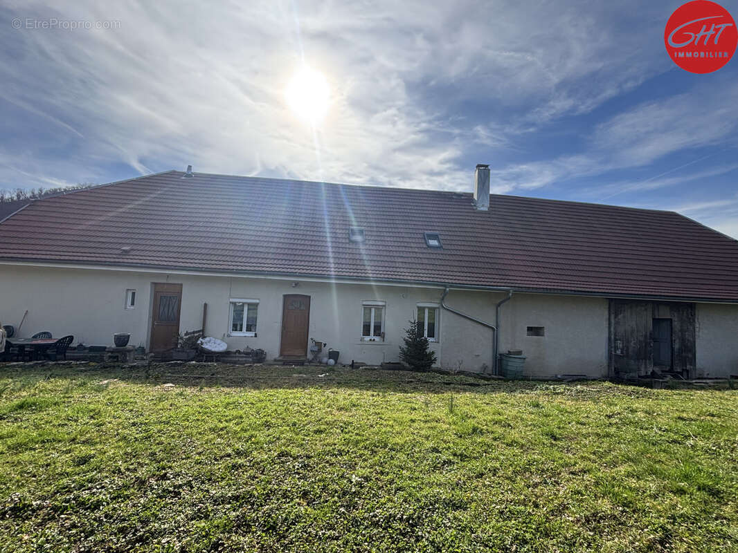 Appartement à HYEVRE-PAROISSE