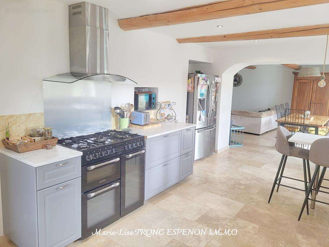 Maison à PERNES-LES-FONTAINES