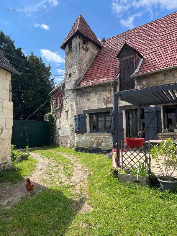 Corps de ferme Complet  avec dépendances et Box : 7 pièce(s) 174 m2 - photo 2