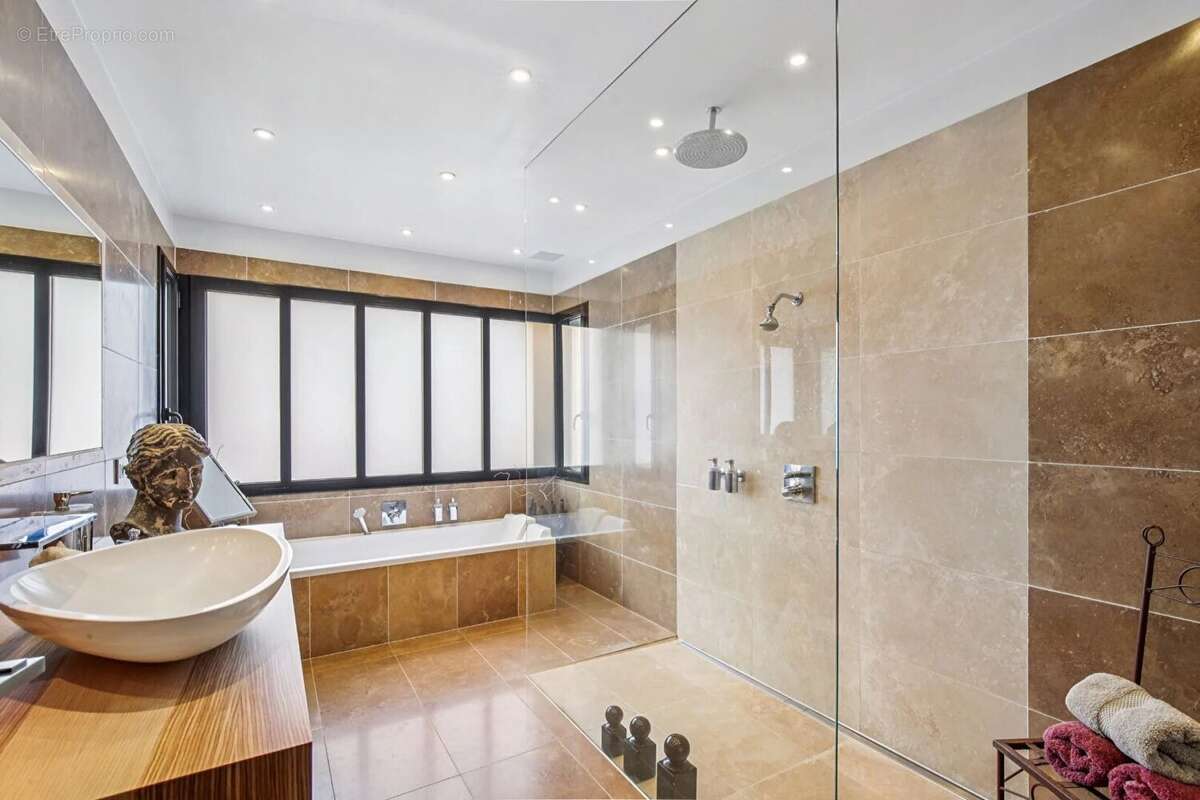 Maison à CROISSY-SUR-SEINE