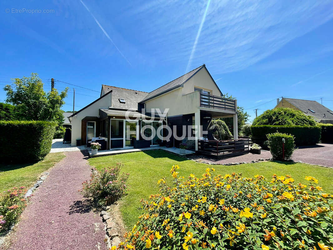 Maison à SAINT-PIERRE-DE-PLESGUEN