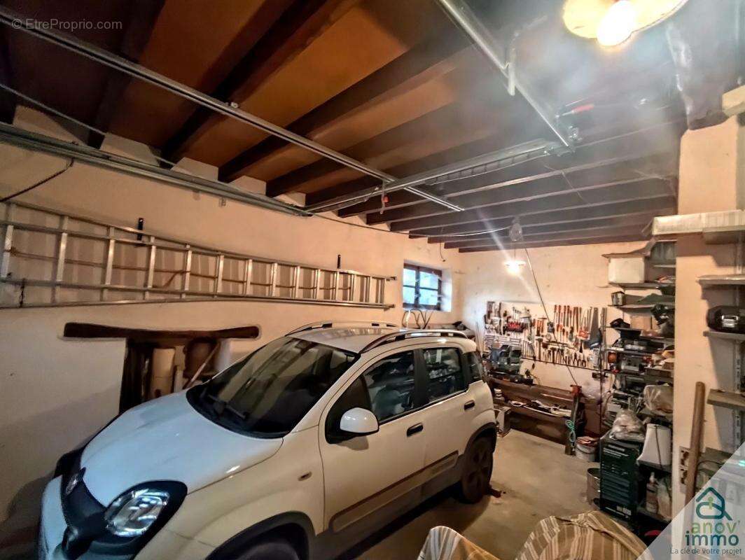 Maison à SAINT-MARTIN-DE-JUSSAC