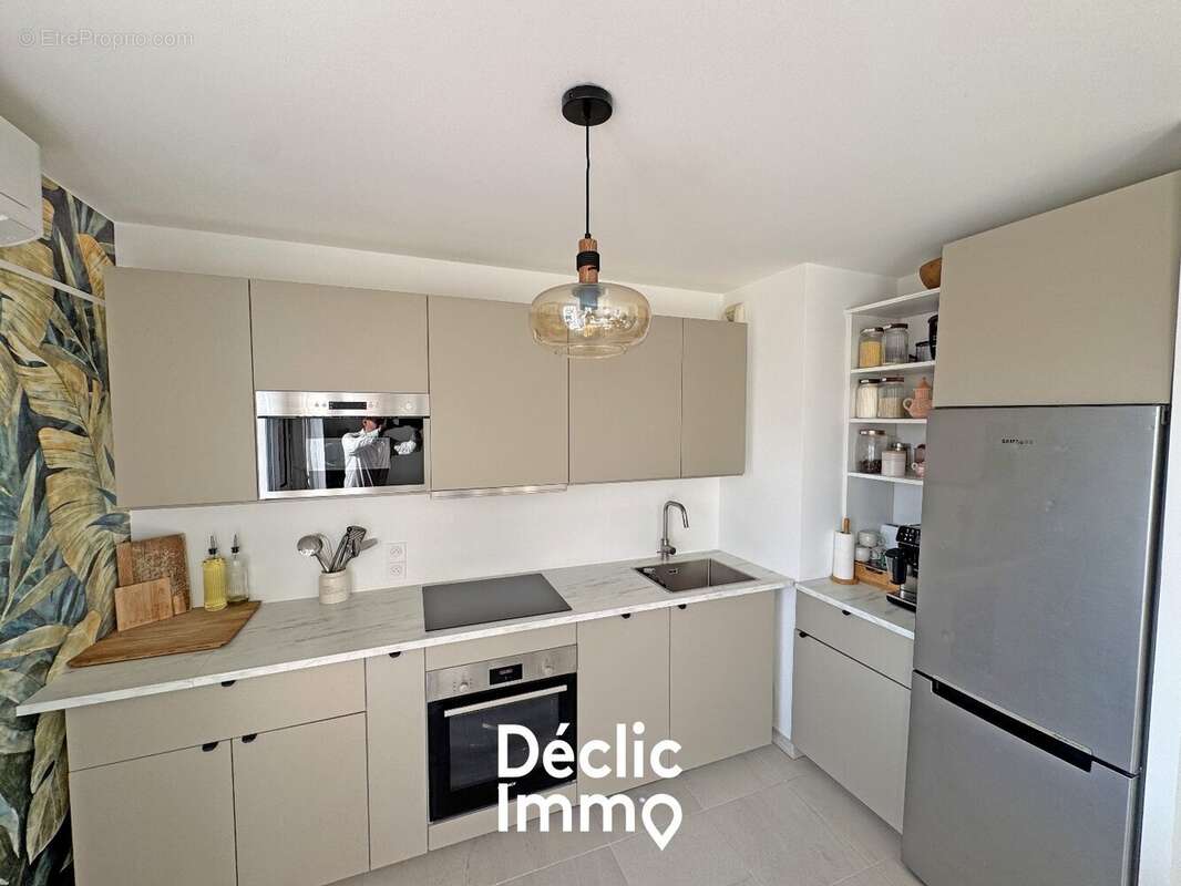 Appartement à LA ROQUETTE-SUR-SIAGNE