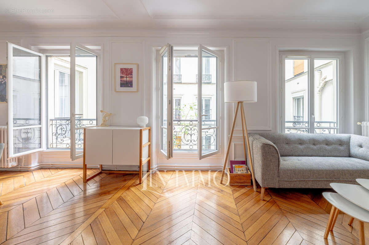 Appartement à PARIS-17E