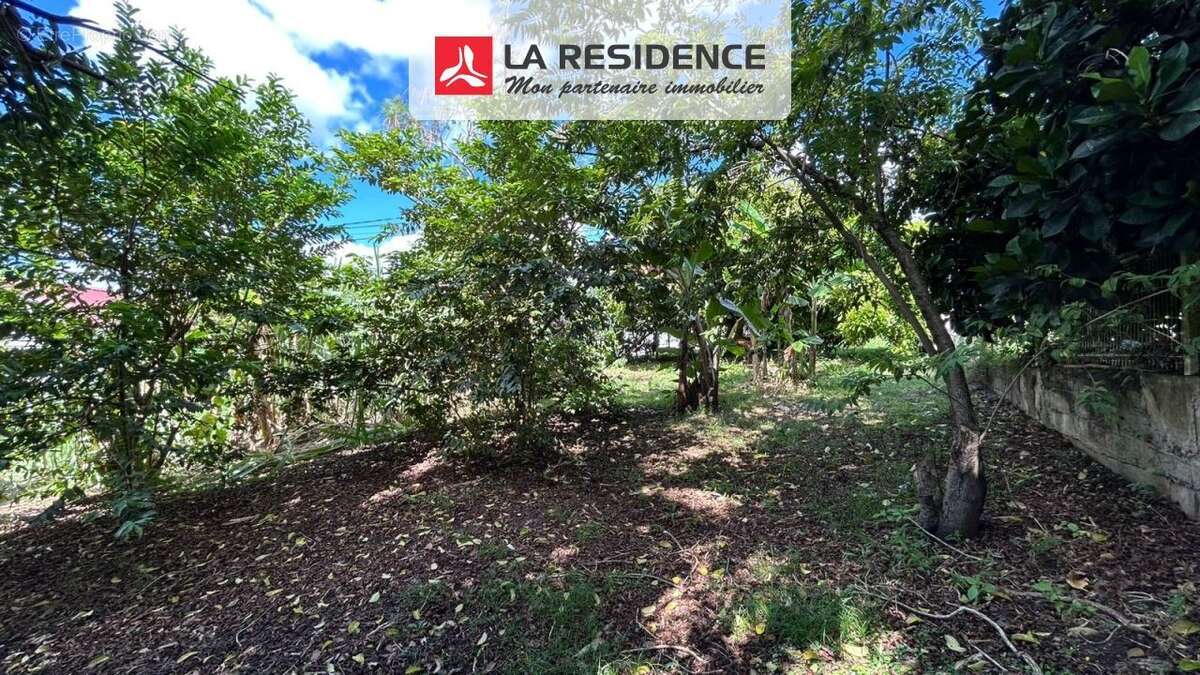 Terrain à LE LAMENTIN