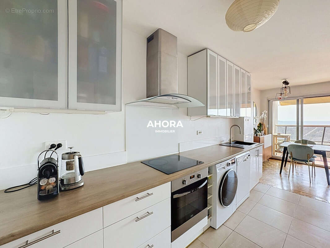 Appartement 82 m² à Marseille-8e  - photo 8