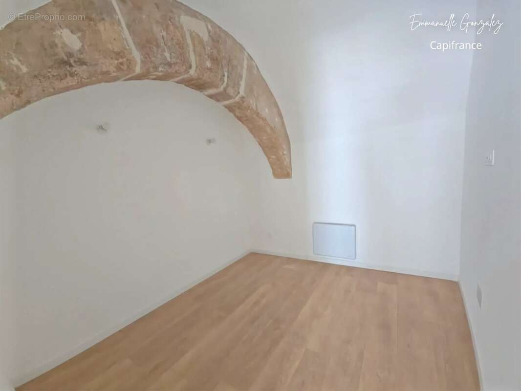 Maison de caractère entièrement rénovée 200m² avec 5 chambres ROUJAN (34) - photo 6