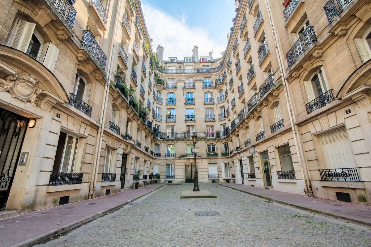 Appartement à PARIS-18E