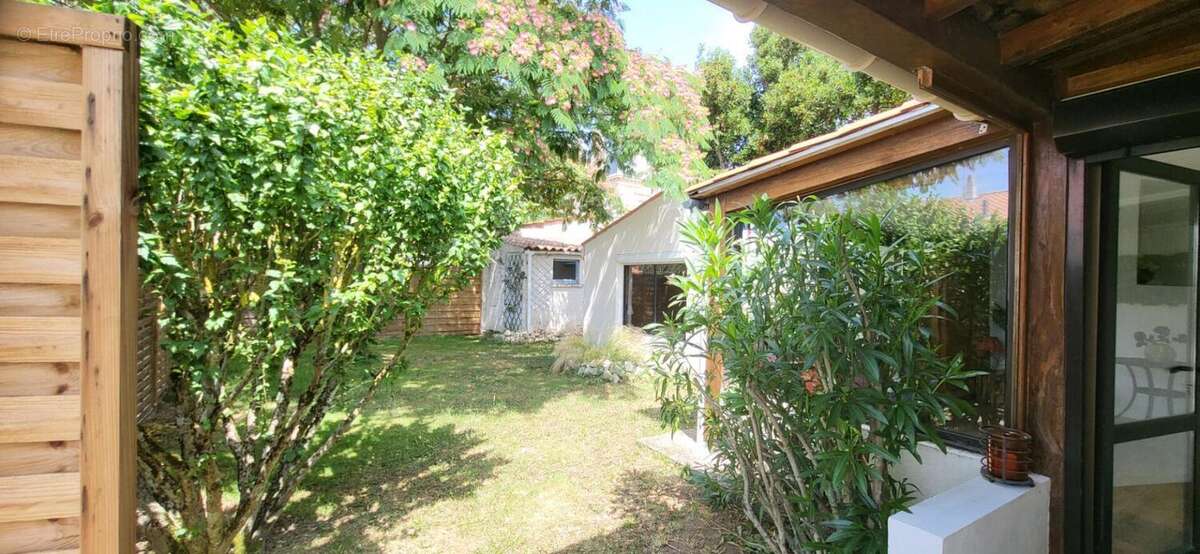 Maison à L&#039;HOUMEAU