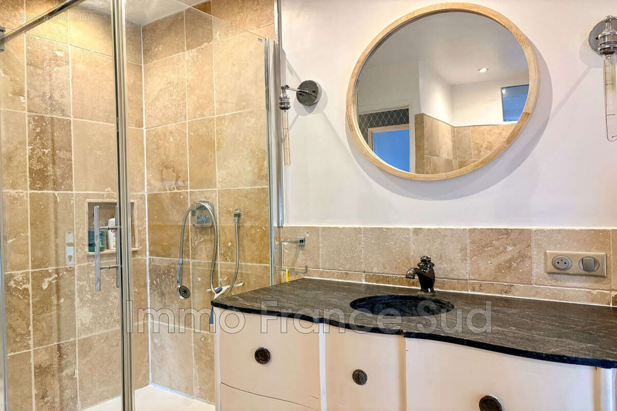 Maison à LA GARDE-FREINET