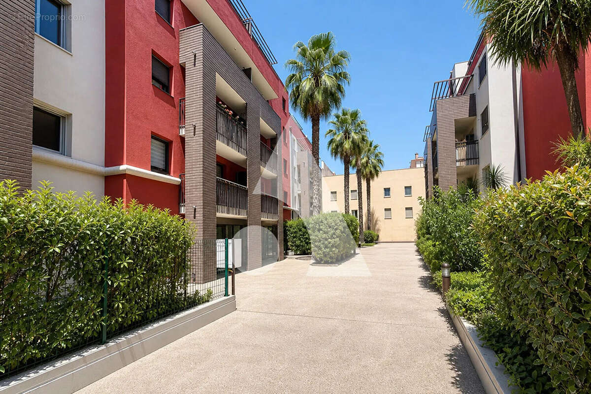 À vendre - Appartement T2 vendu loué avec garage -Résidence récente - Investissement locatif - photo 4