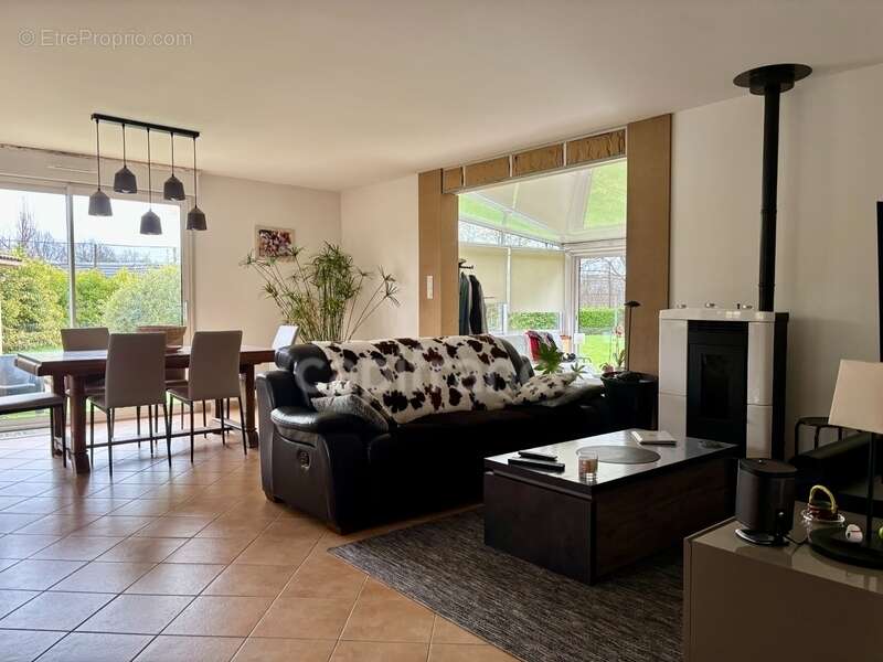 Belle maison de plain-pied avec piscine et terrain de 2000 m², au calme et sans vis-à-vis à Montauban (82) - photo 3