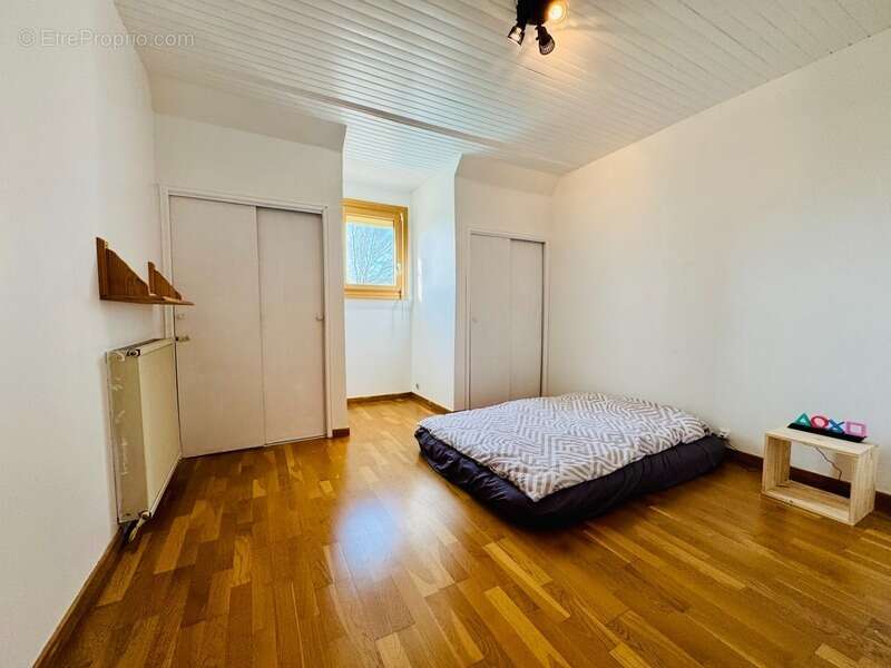 Maison à SAINT-SEURIN-SUR-L'ISLE