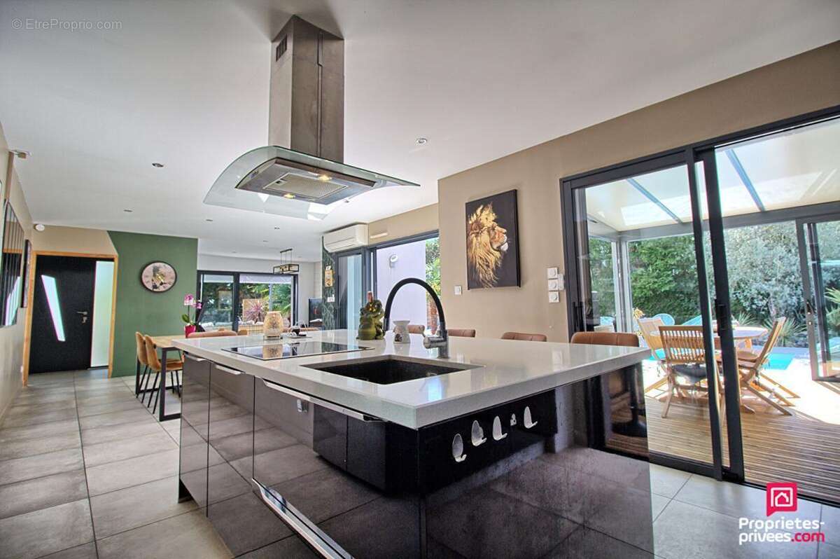 Maison à SAINT-BARTHELEMY-D'ANJOU