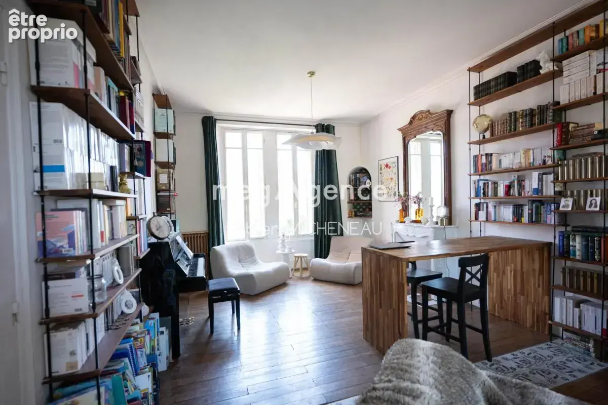 Maison de Maître - Le May sur Evre - 202 m2 - 4 chambres - photo 2