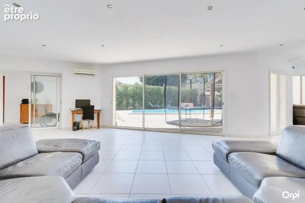 Maison familiale de 205 m² avec piscine – La Ciotat - photo 6
