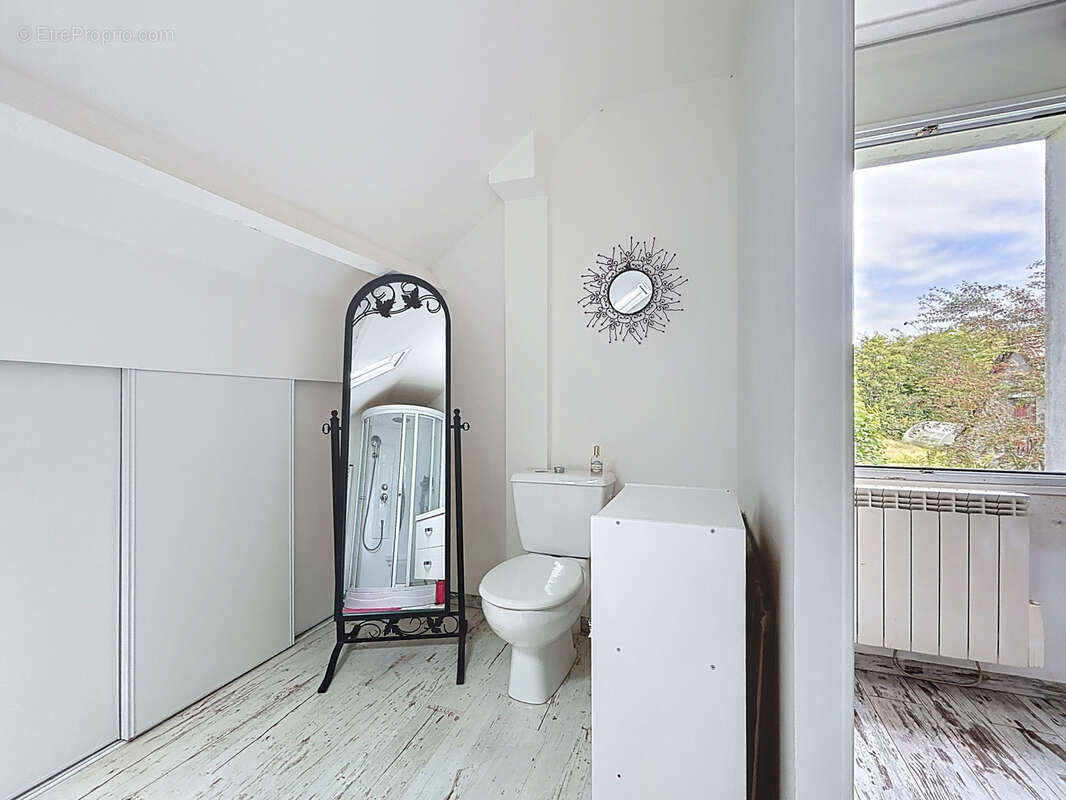 Maison à SAINT-JACQUES-DE-NEHOU