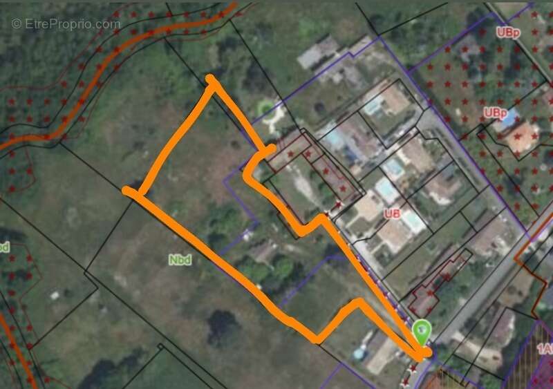 Terrain à SAINT-MORILLON