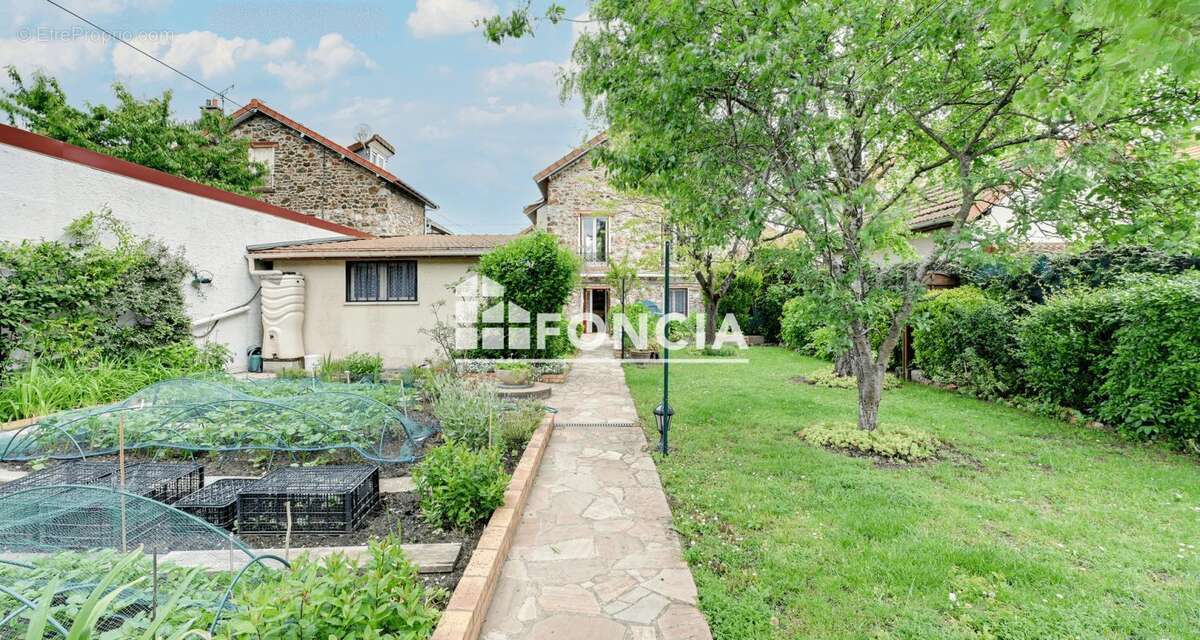 Maison à VILLENEUVE-SAINT-GEORGES