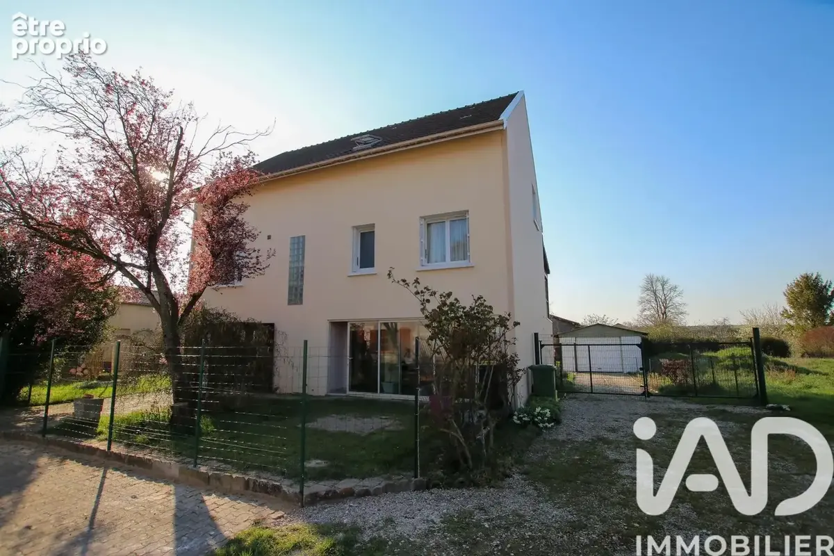 Photo 1 - Maison à MONCETZ-LONGEVAS