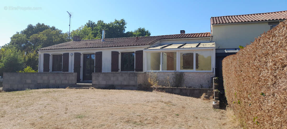 Maison à SAINT-AVAUGOURD-DES-LANDES